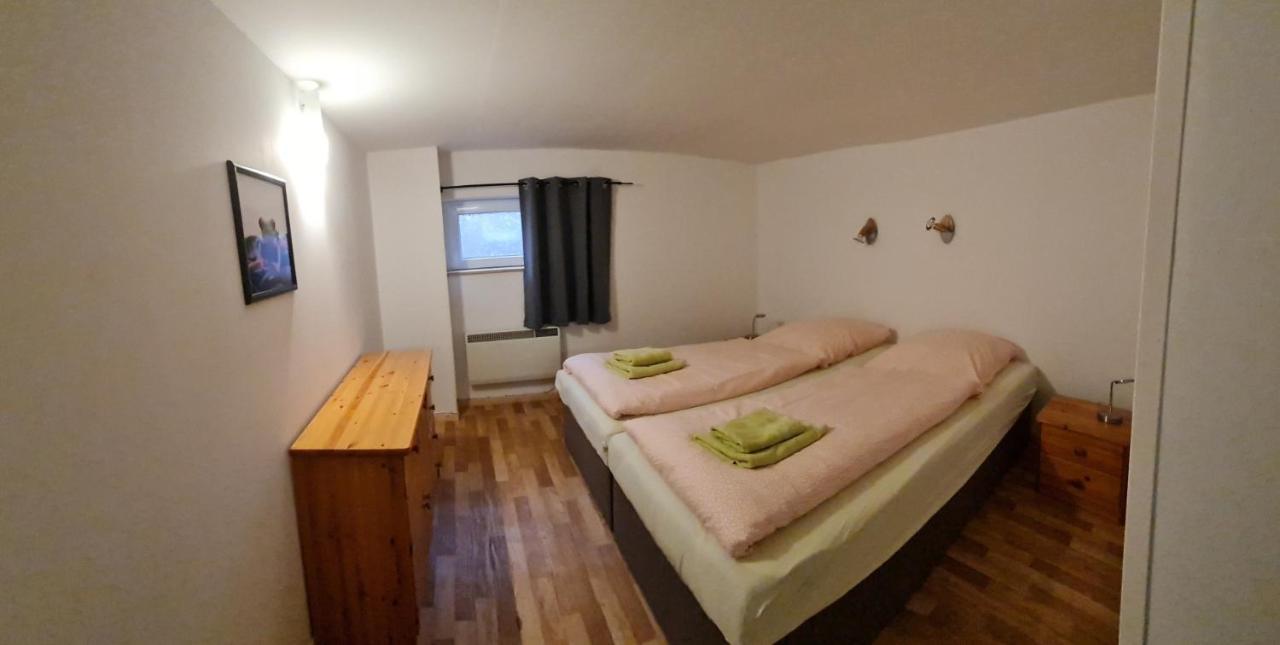 Gaststätte und Ferienhof Zu den Linden Kratzeburg Exterior foto