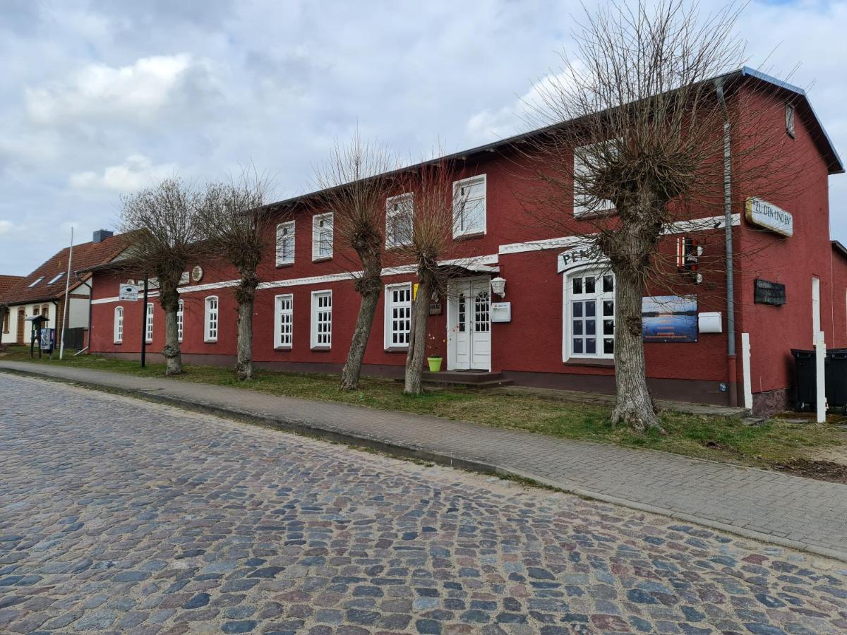Gaststätte und Ferienhof Zu den Linden Kratzeburg Exterior foto