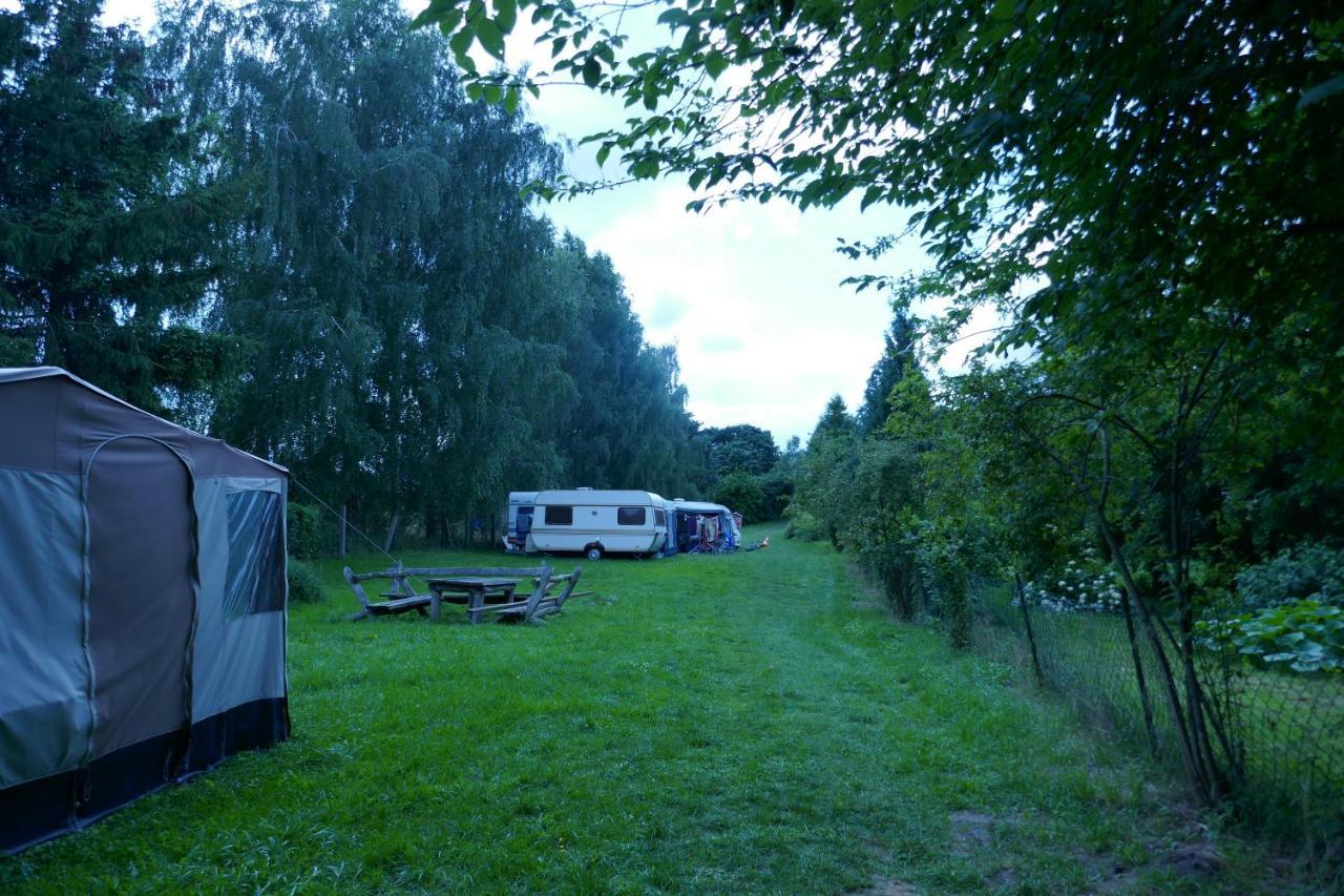 Gaststätte und Ferienhof Zu den Linden Kratzeburg Exterior foto