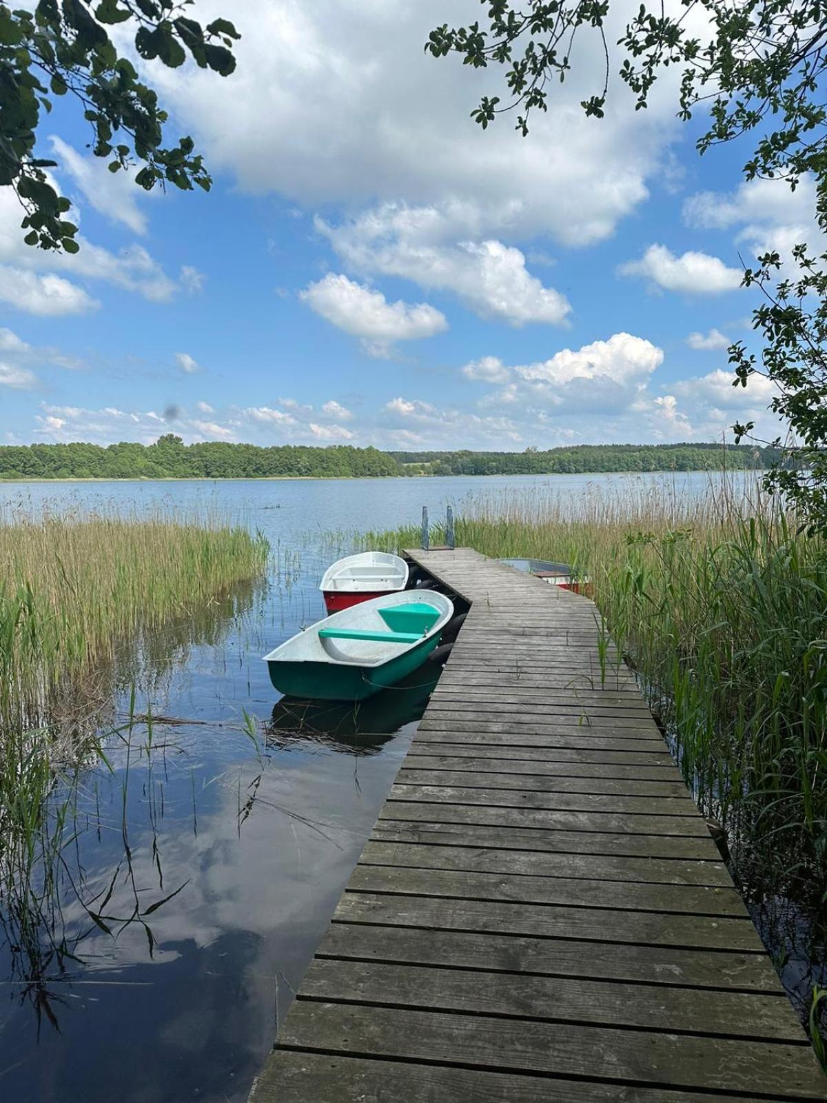 Gaststätte und Ferienhof Zu den Linden Kratzeburg Exterior foto