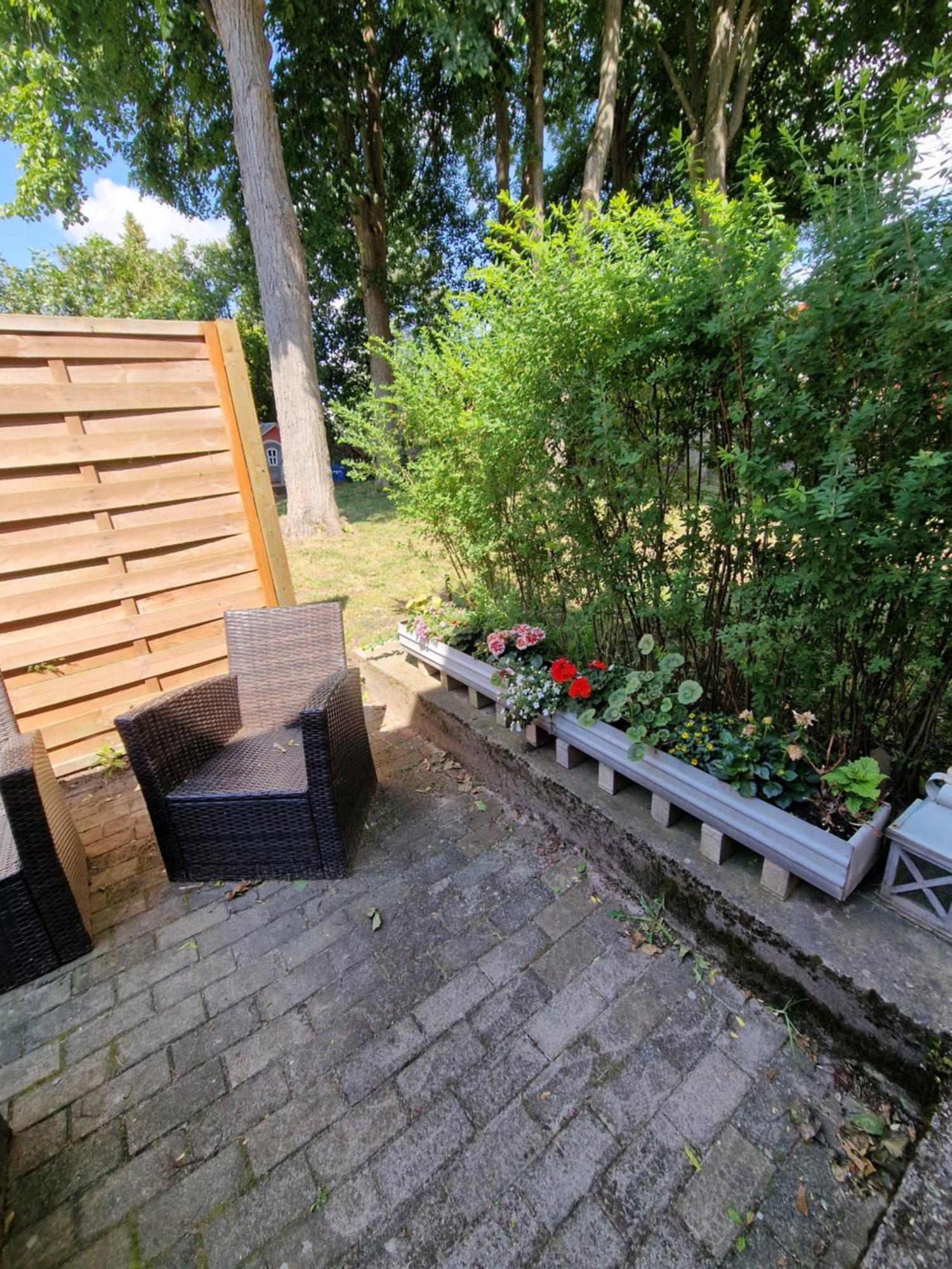 Gaststätte und Ferienhof Zu den Linden Kratzeburg Exterior foto